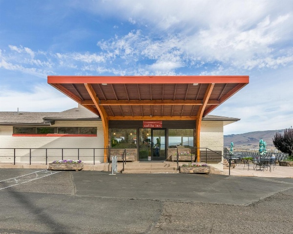 Celilo Inn image 1